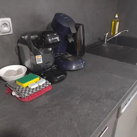 3 Kerinou Avec Tv Dans La & Le Salon Brest